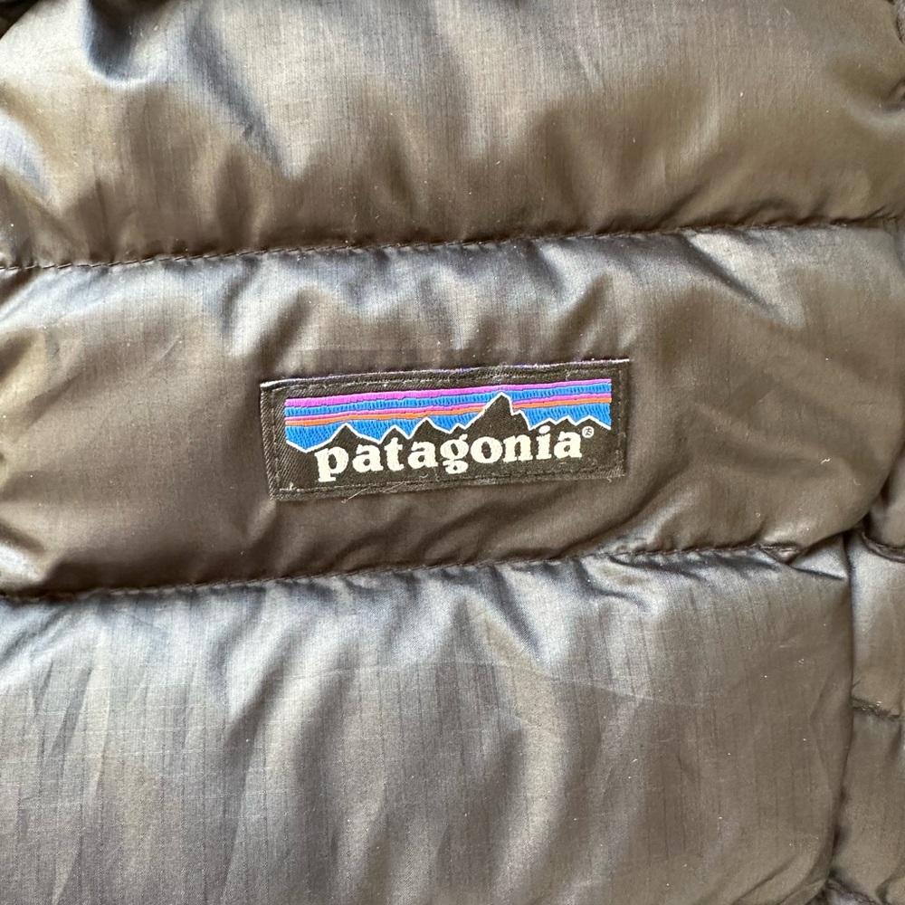 Patagonia Down Sweater Vest Black Women’s Small Zip Front Lightweight Puffer - Picture 3 of 6